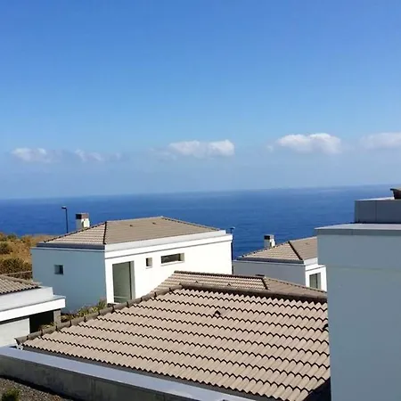With 3 Bedrooms In Sta Ursula With Wonderful Sea View And Enclosed Garden 5 Km From The Beach Feriehus *